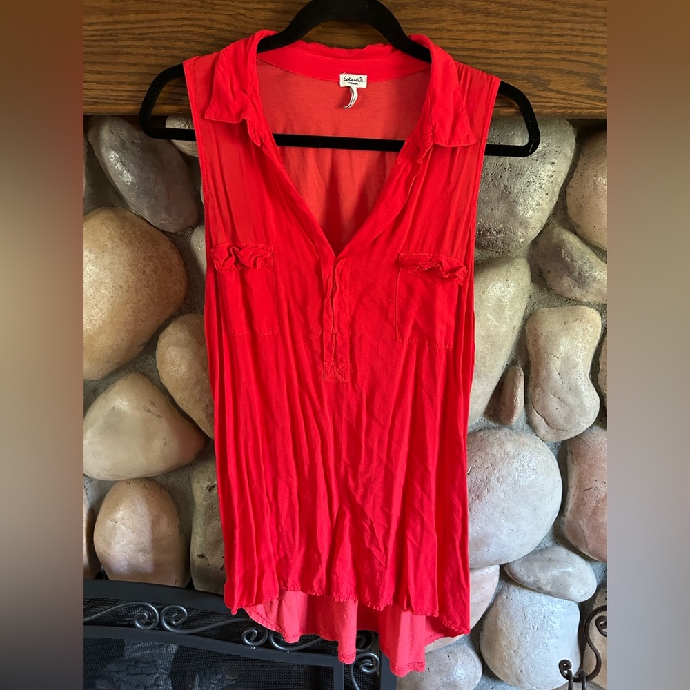 Splendid Sleeveless Collared Blouse - Picture 2 of 4